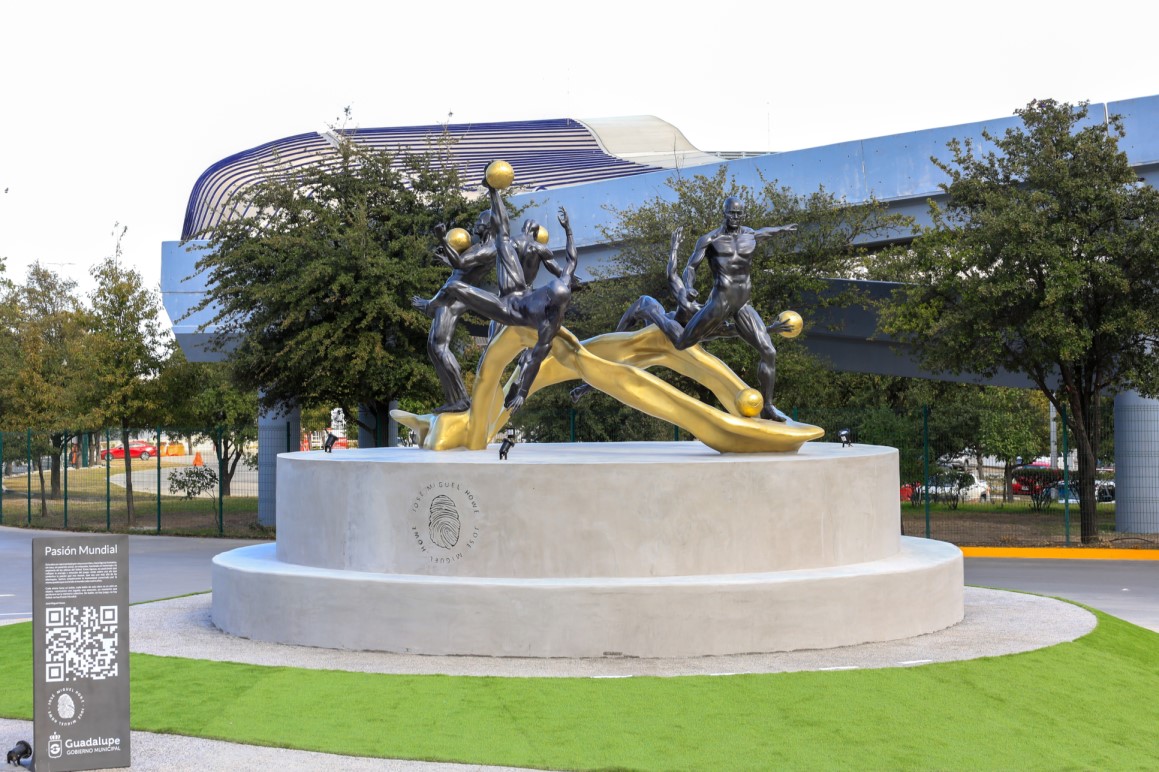 FIFA WORLDCUP 2026 SCULPTURE PASION MUNDIAL AT MONTERREY STADIUM - ESCULTURA MONUMENTAL PARA LA COPA DEL MUNDO FIFA 2026 PASION MUNDIAL EN EL ESTADIO MONTERREY